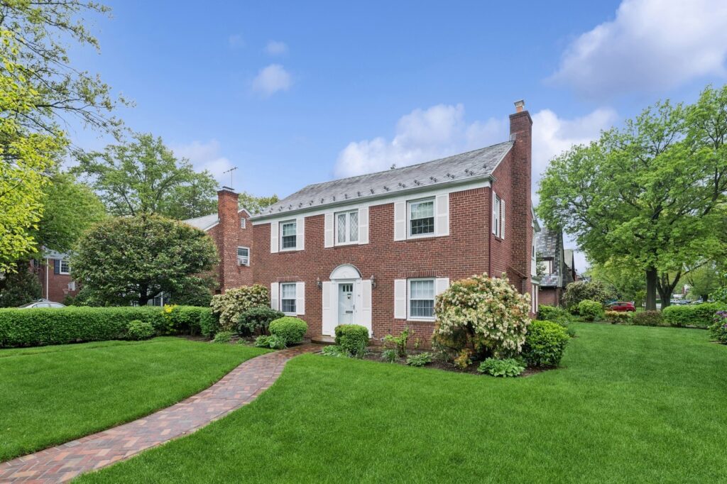 03_94StratfordAve_2003_Large 03_94StratfordAve_2003_Large