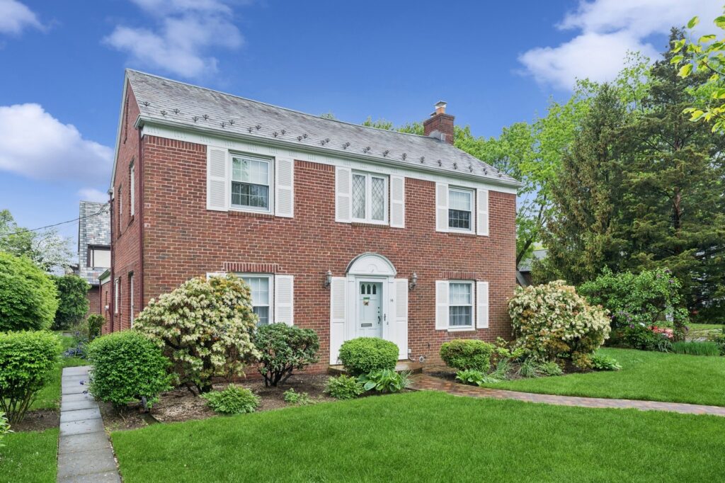 06_94StratfordAve_2006_Large 06_94StratfordAve_2006_Large