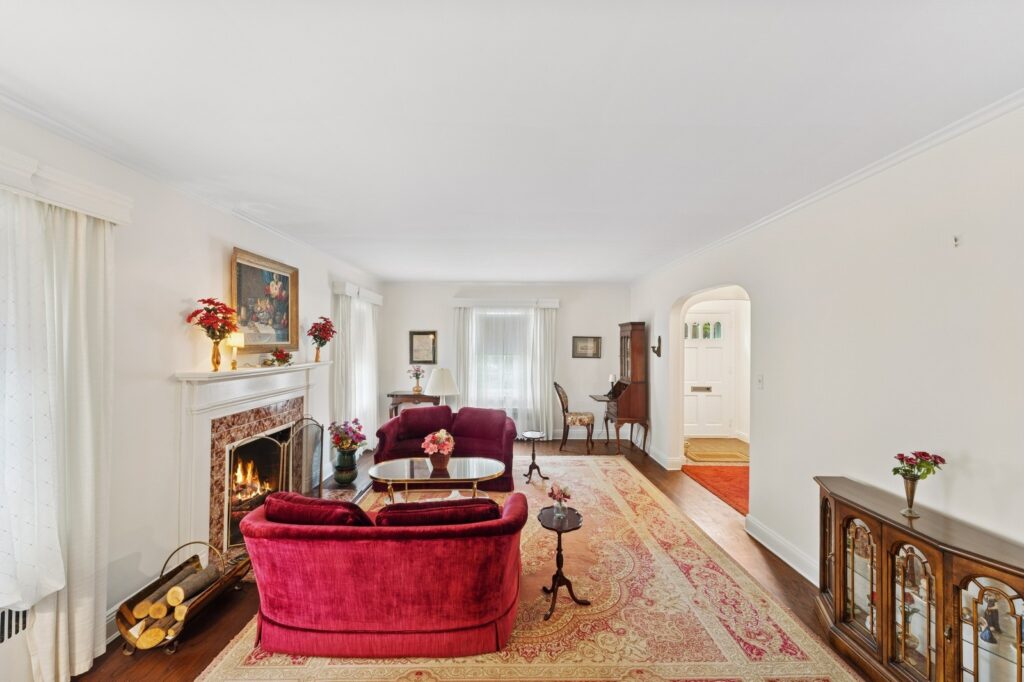 13_94StratfordAve_2013_Large 13_94StratfordAve_2013_Large