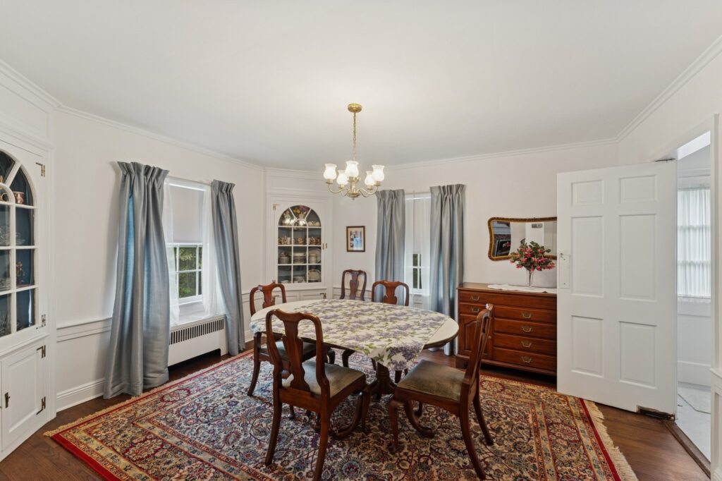 17_94StratfordAve_2017_Large 17_94StratfordAve_2017_Large