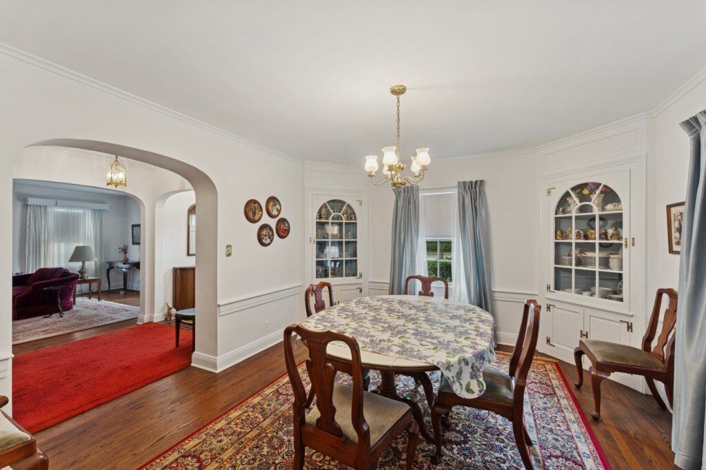 18_94StratfordAve_2018_Large 18_94StratfordAve_2018_Large