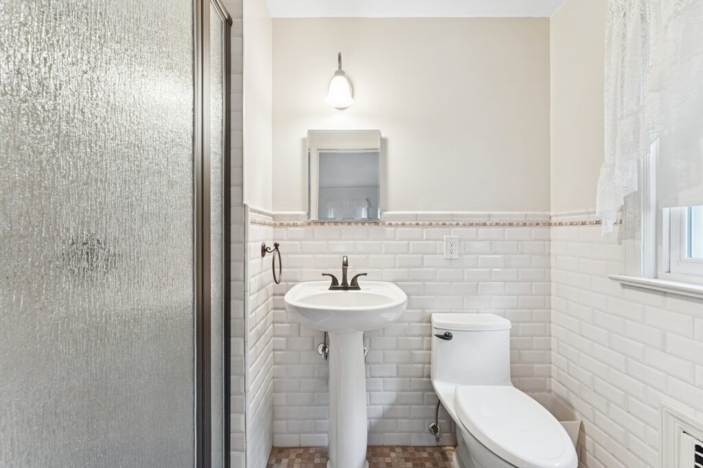 28_94StratfordAve_2028_Large 28_94StratfordAve_2028_Large