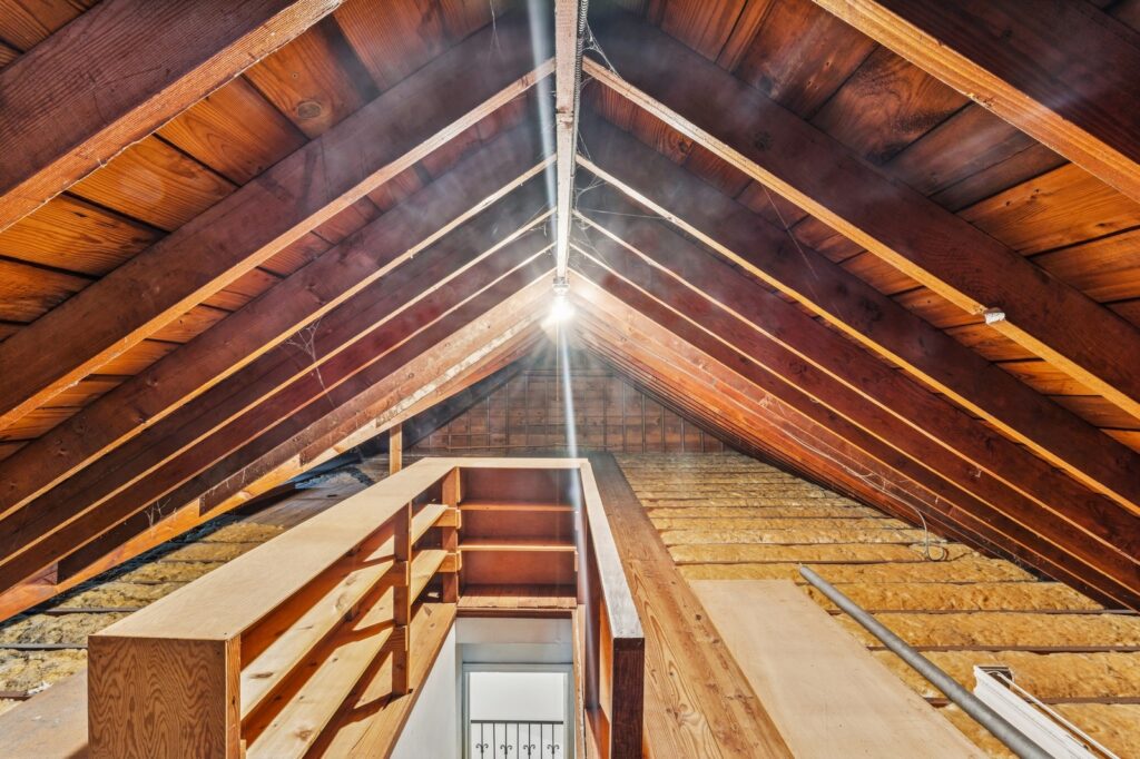 37_94StratfordAve_2037_Large 37_94StratfordAve_2037_Large